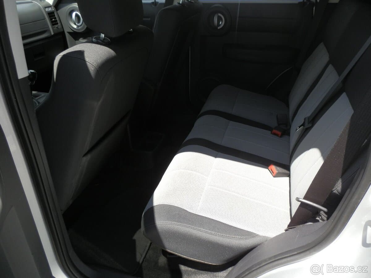 2007 Dodge NITRO - 11