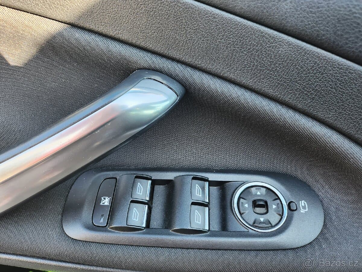2013 Ford MONDEO - 11