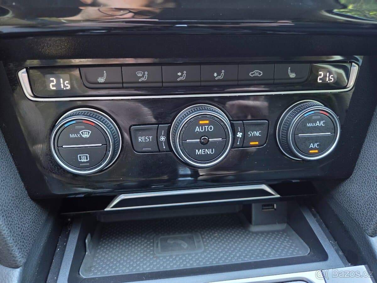 2016 Volkswagen PASSAT - 11