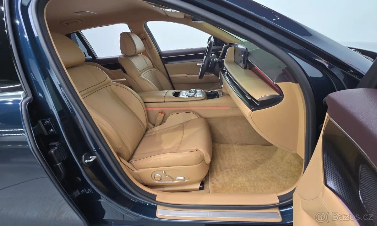 2022 Genesis G90 - 11