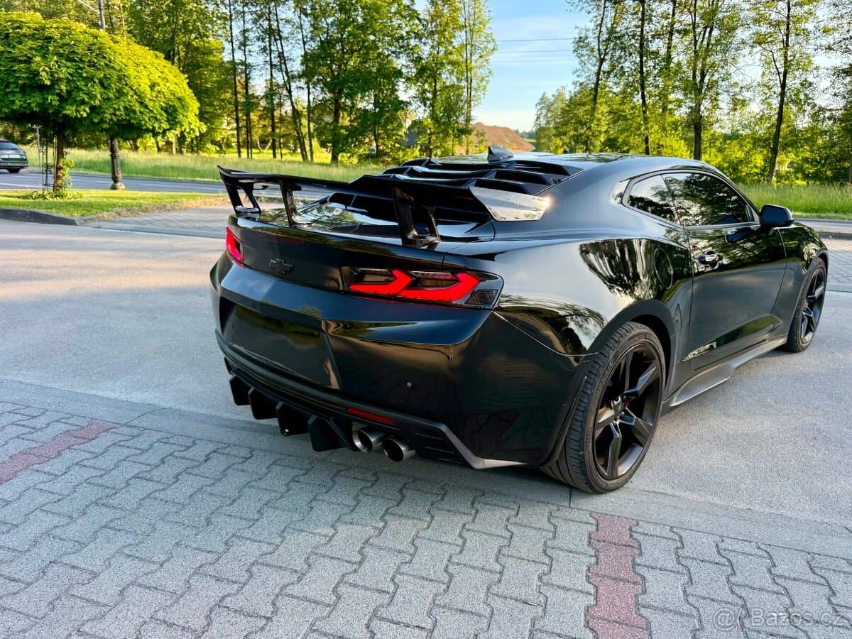 2017 Chevrolet CAMARO - 11