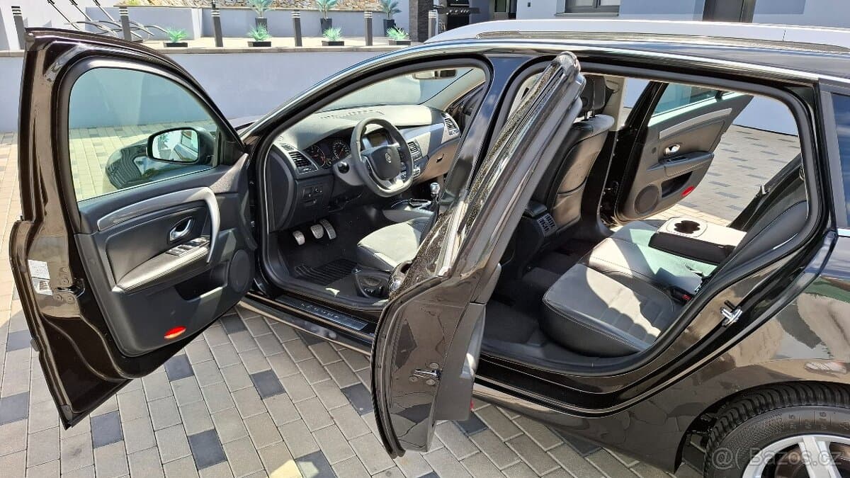 2011 Renault LAGUNA - 11