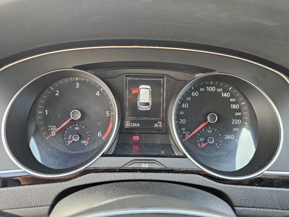 2018 Volkswagen PASSAT - 11