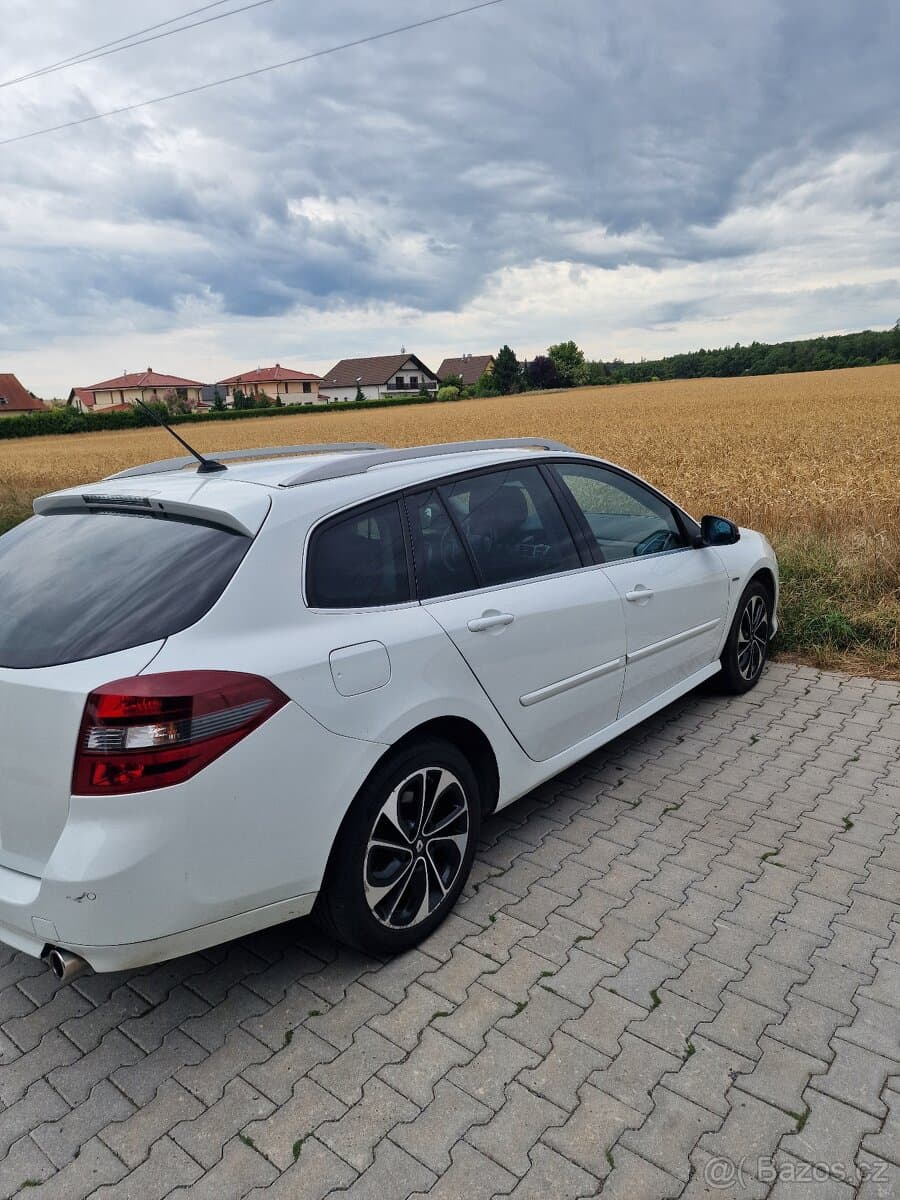 2015 Renault LAGUNA - 11