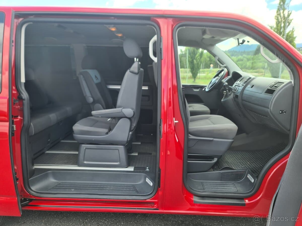 2011 Volkswagen MULTIVAN - 11