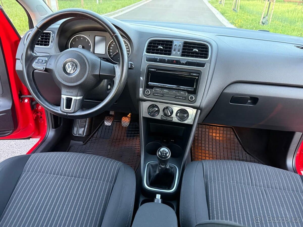 2014 Volkswagen POLO - 11
