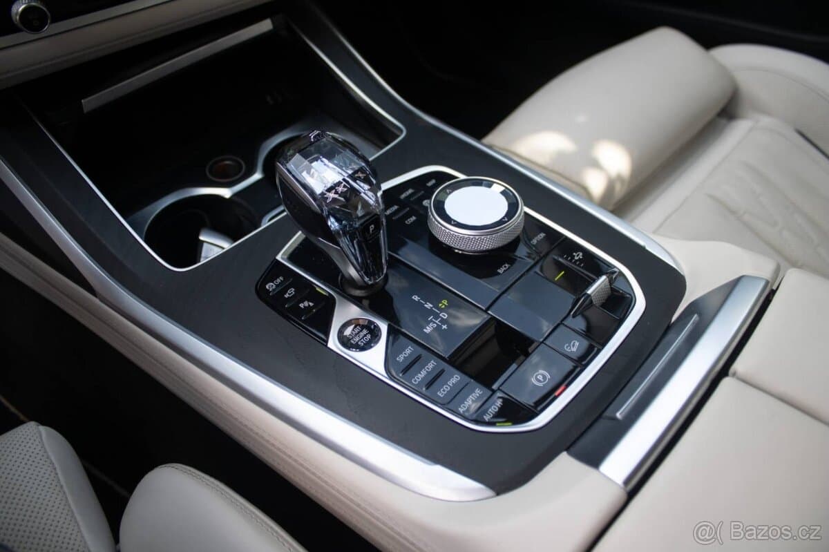 2020 BMW X7 - 11
