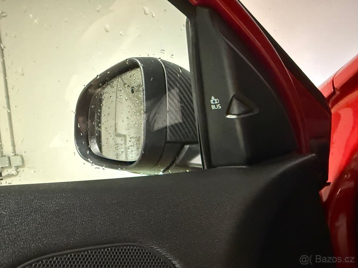 2019 Volvo V40 - 11
