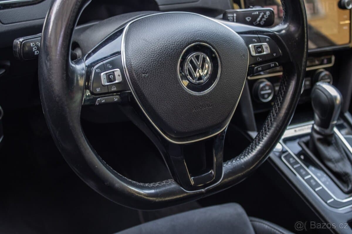 2015 Volkswagen PASSAT - 11
