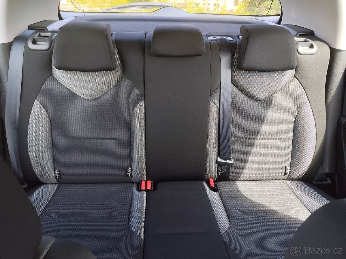 2010 Peugeot 308 - 11