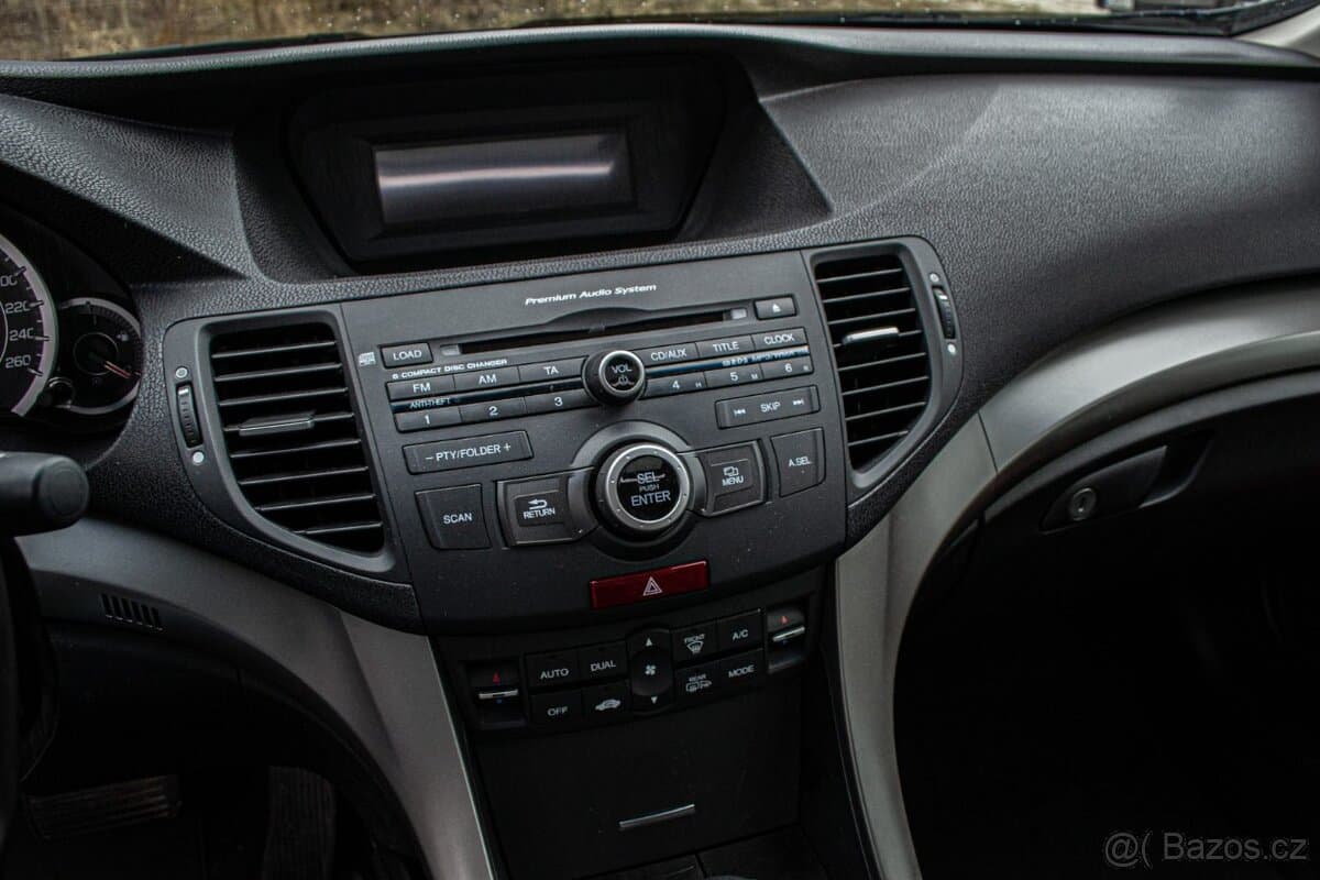 2010 Honda ACCORD - 11