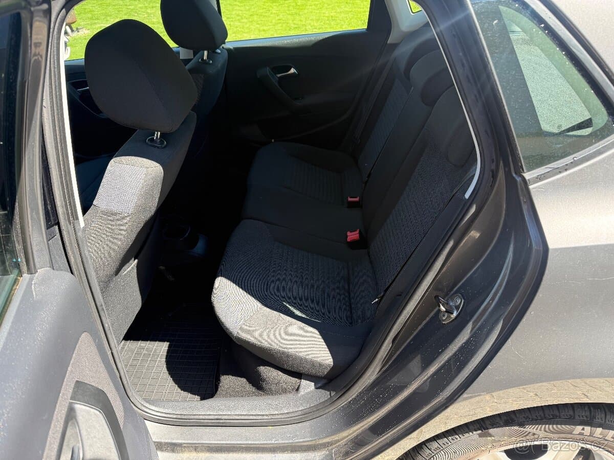 2013 Volkswagen POLO - 11