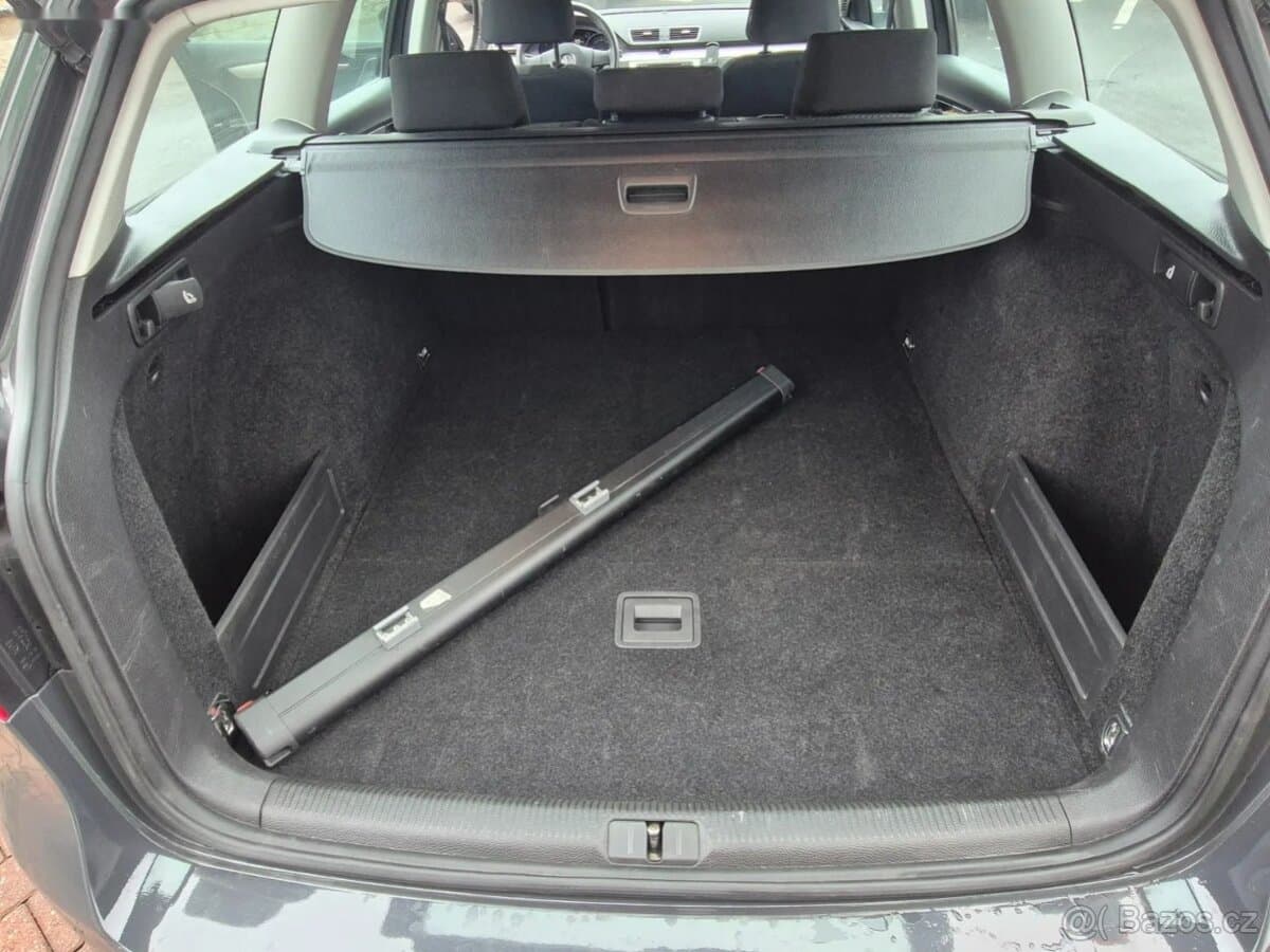 2012 Volkswagen PASSAT - 11