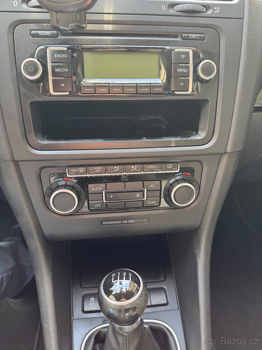 2010 Volkswagen GOLF - 11