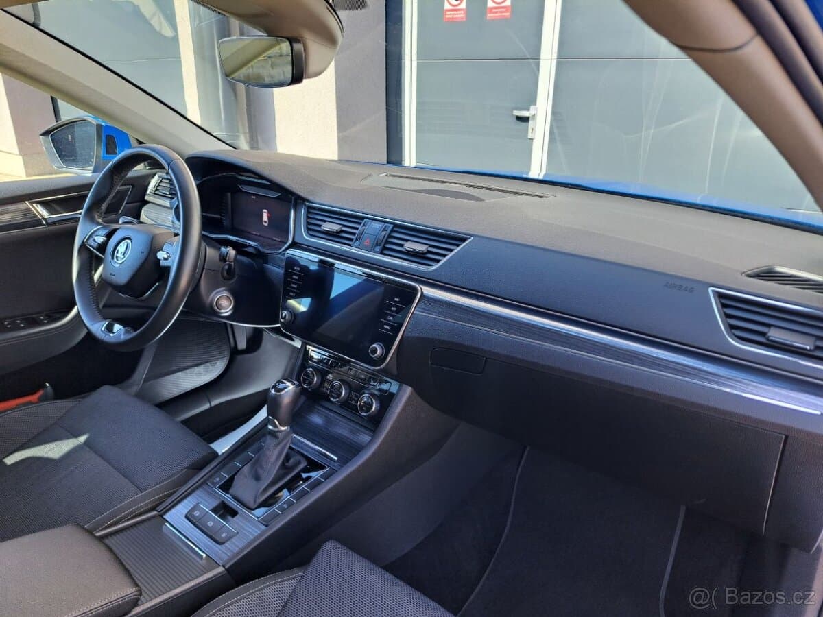 2022 Škoda SUPERB - 11