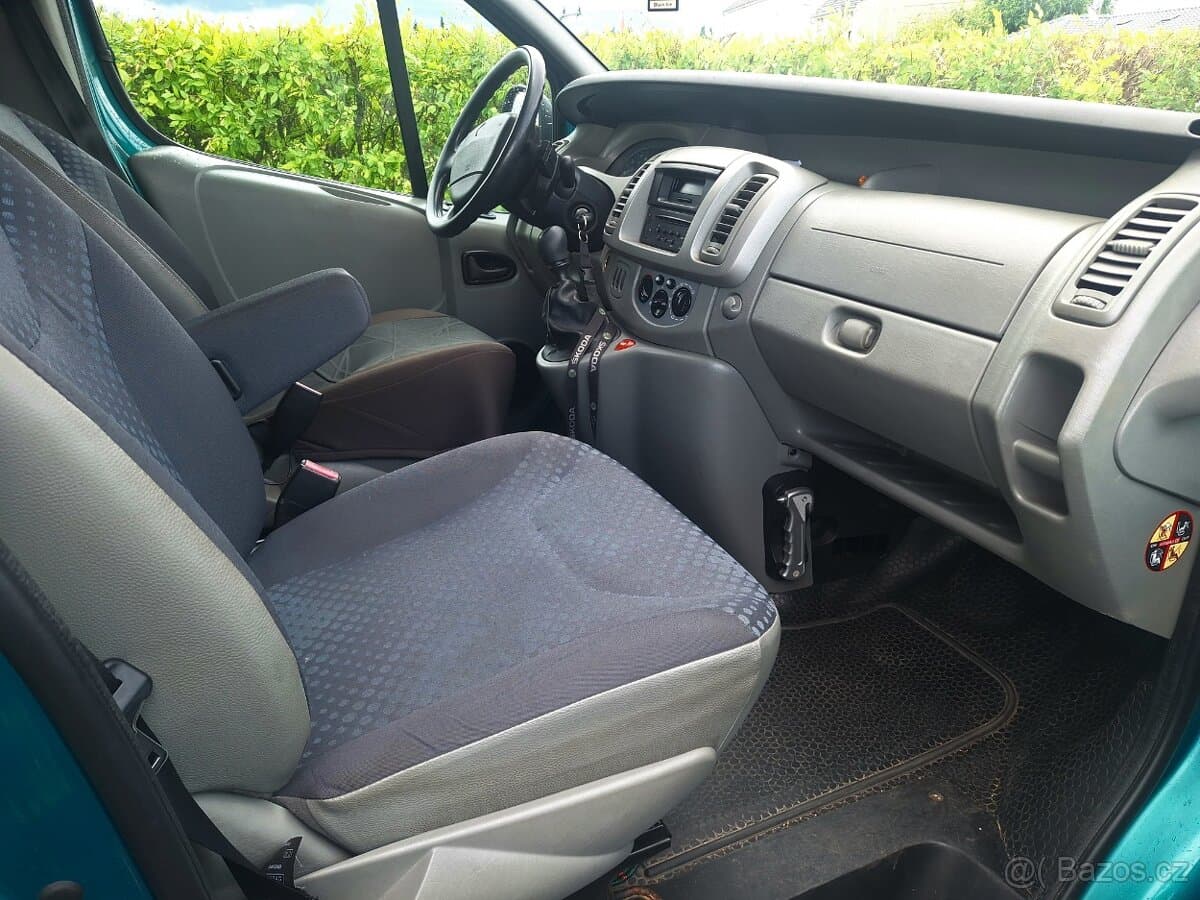 2008 Renault TRAFIC - 11