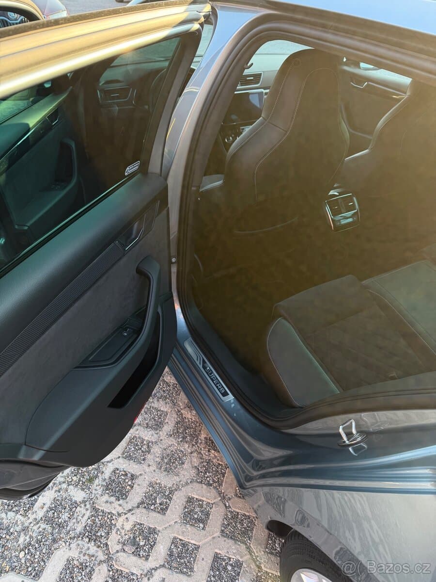 2019 Škoda SUPERB - 11