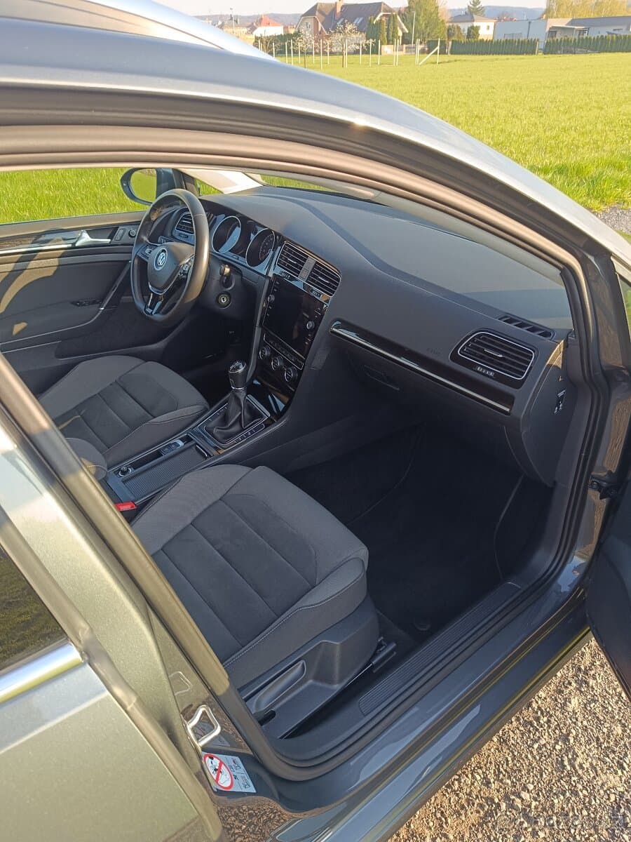2020 Volkswagen GOLF - 11