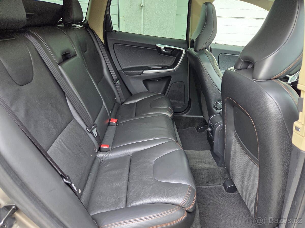2011 Volvo XC60 - 11