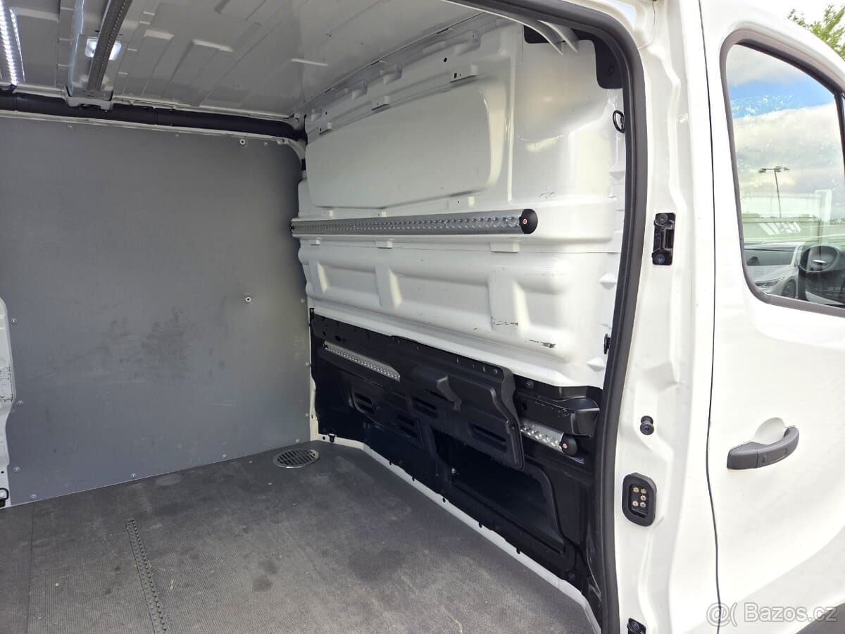 2021 Renault TRAFIC - 11