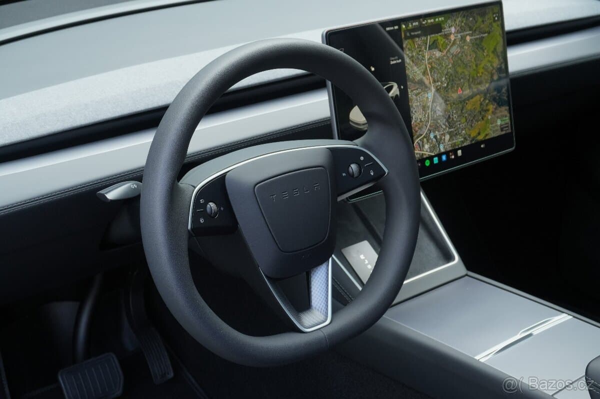 Tesla MODEL Y - 11