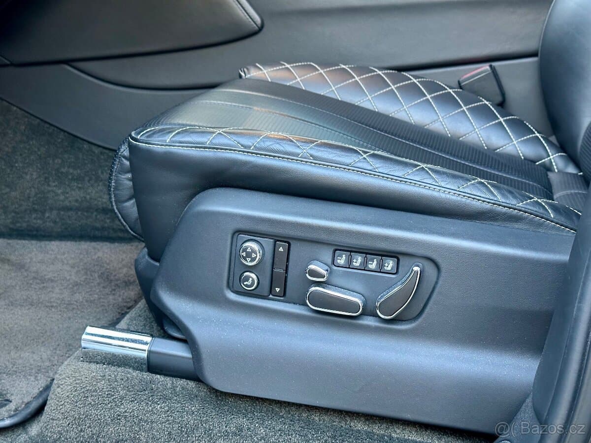 2018 Bentley BENTAYGA - 11
