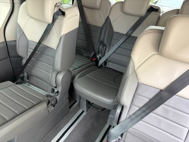 Volkswagen MULTIVAN - 11