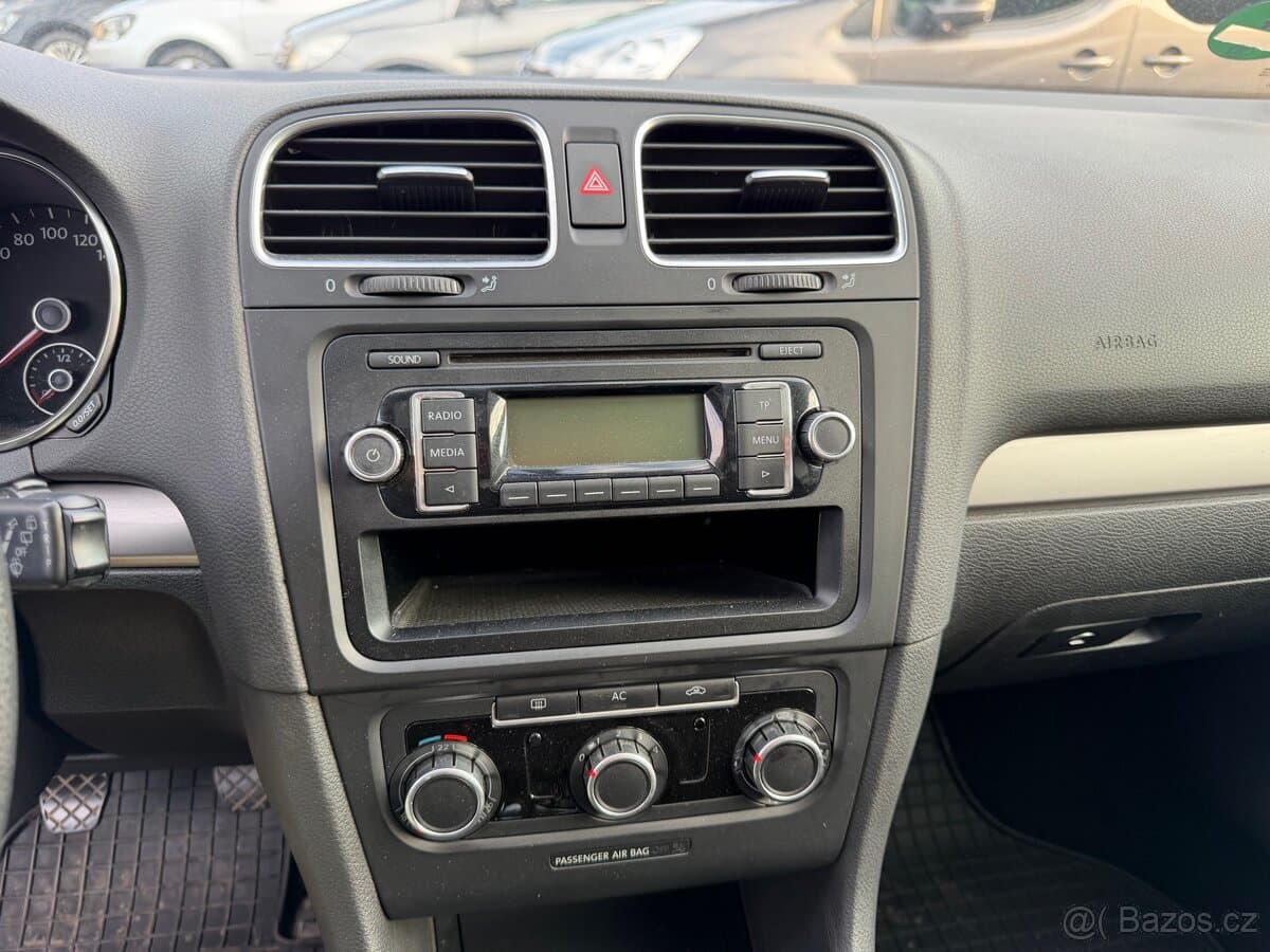2010 Volkswagen GOLF - 11