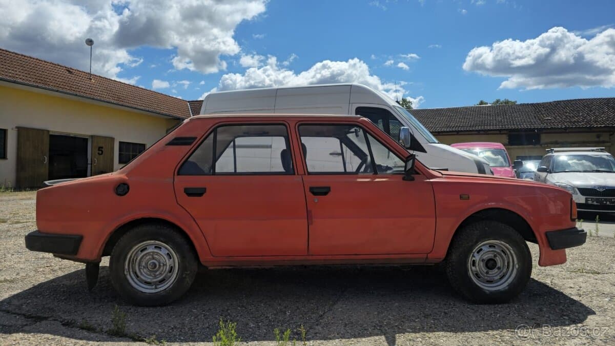 1983 Škoda 105 - 11