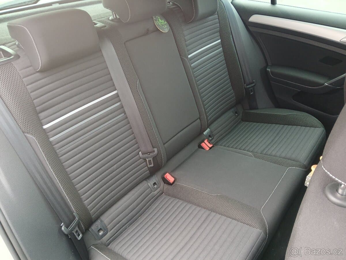 2015 Volkswagen GOLF - 11