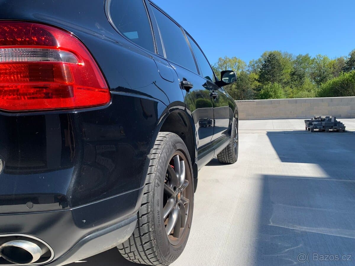 2009 Porsche CAYENNE - 11