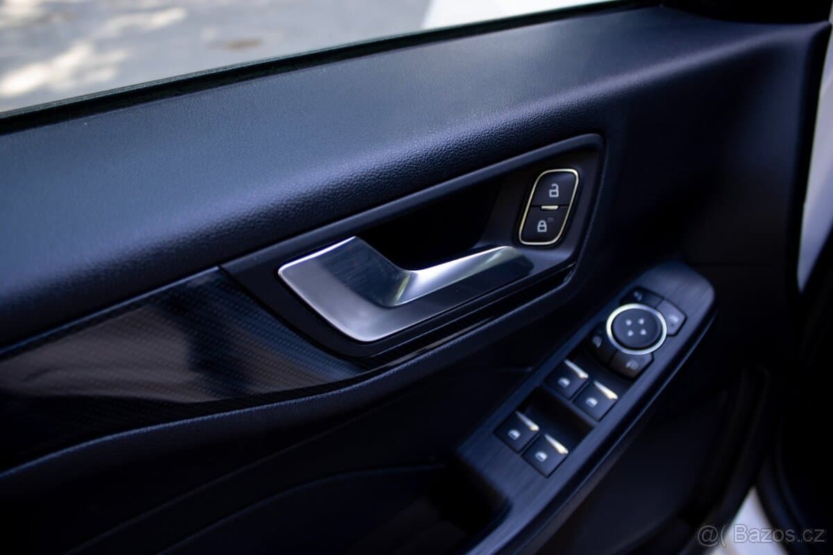 Ford KUGA - 11