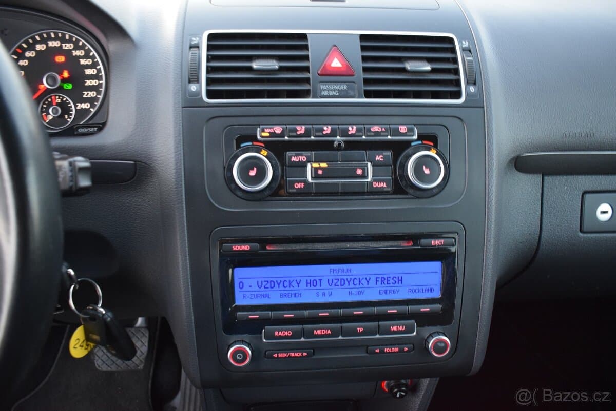 2011 Volkswagen TOURAN - 11