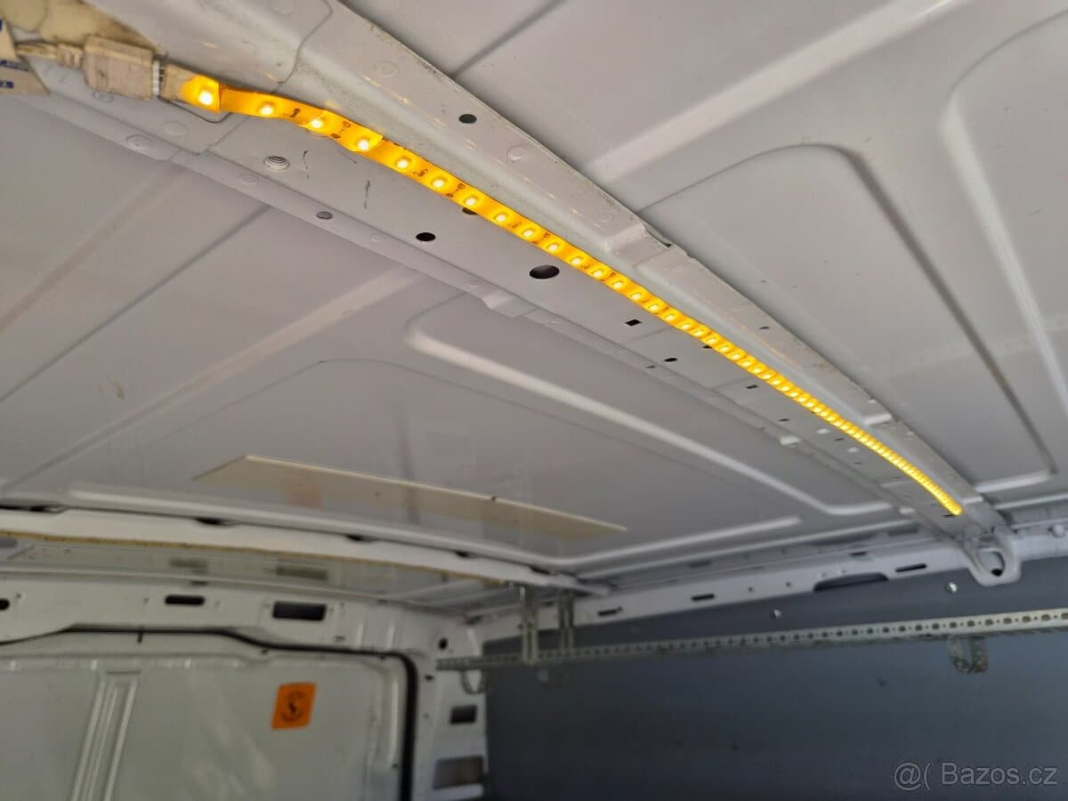 2011 Mercedes-Benz VITO - 11
