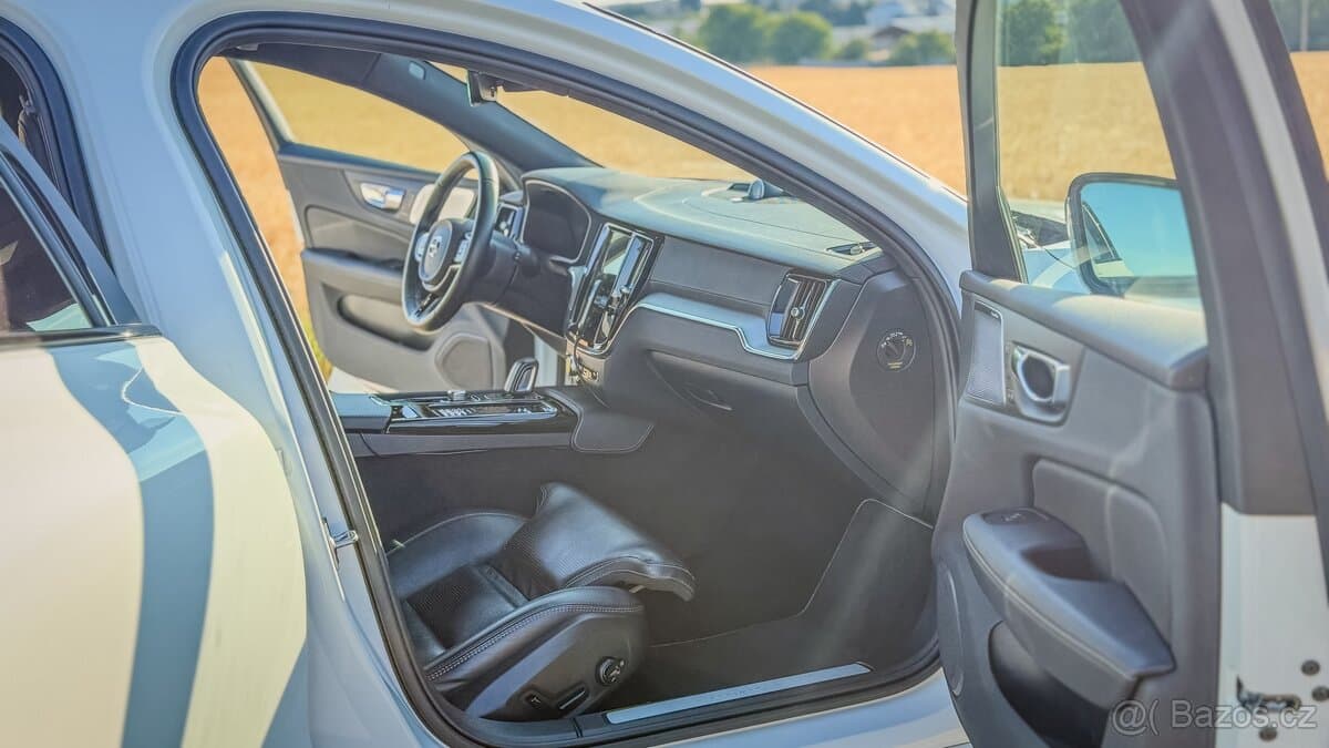 2021 Volvo V60 - 11