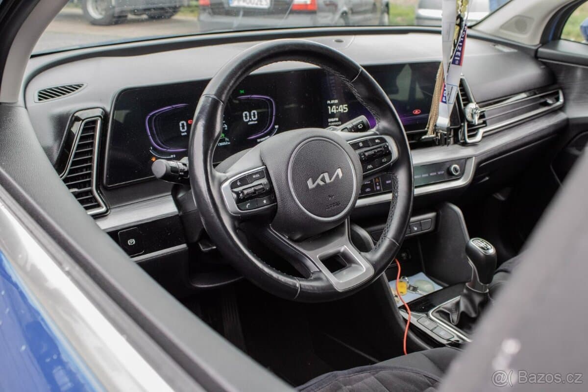 2022 Kia SPORTAGE - 11