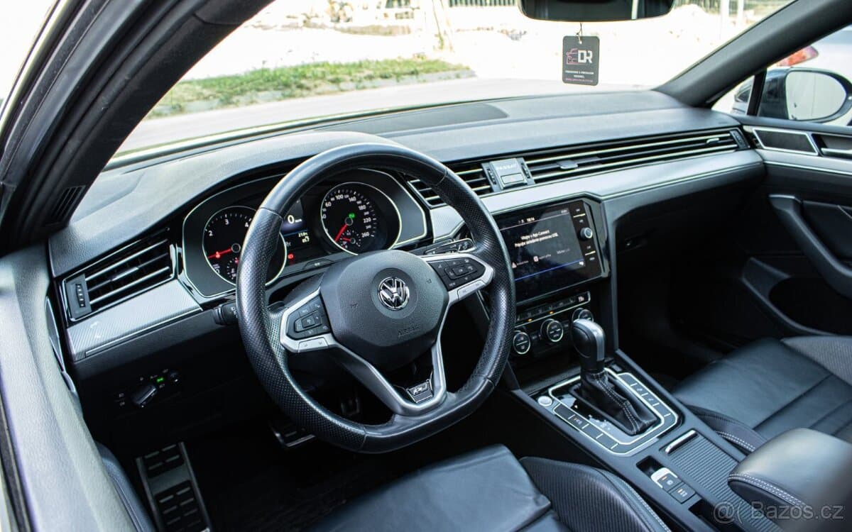 2020 Volkswagen PASSAT - 11