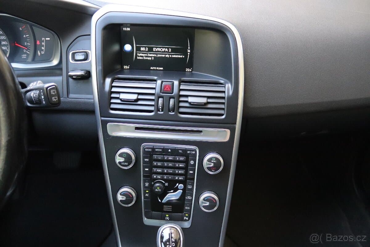 2015 Volvo XC60 - 11
