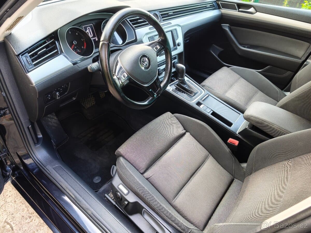 2016 Volkswagen PASSAT - 11