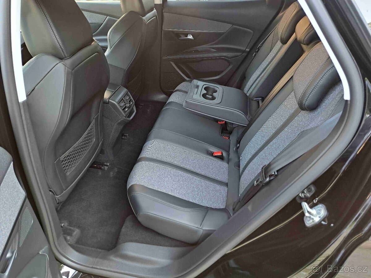 2019 Peugeot 3008 - 11