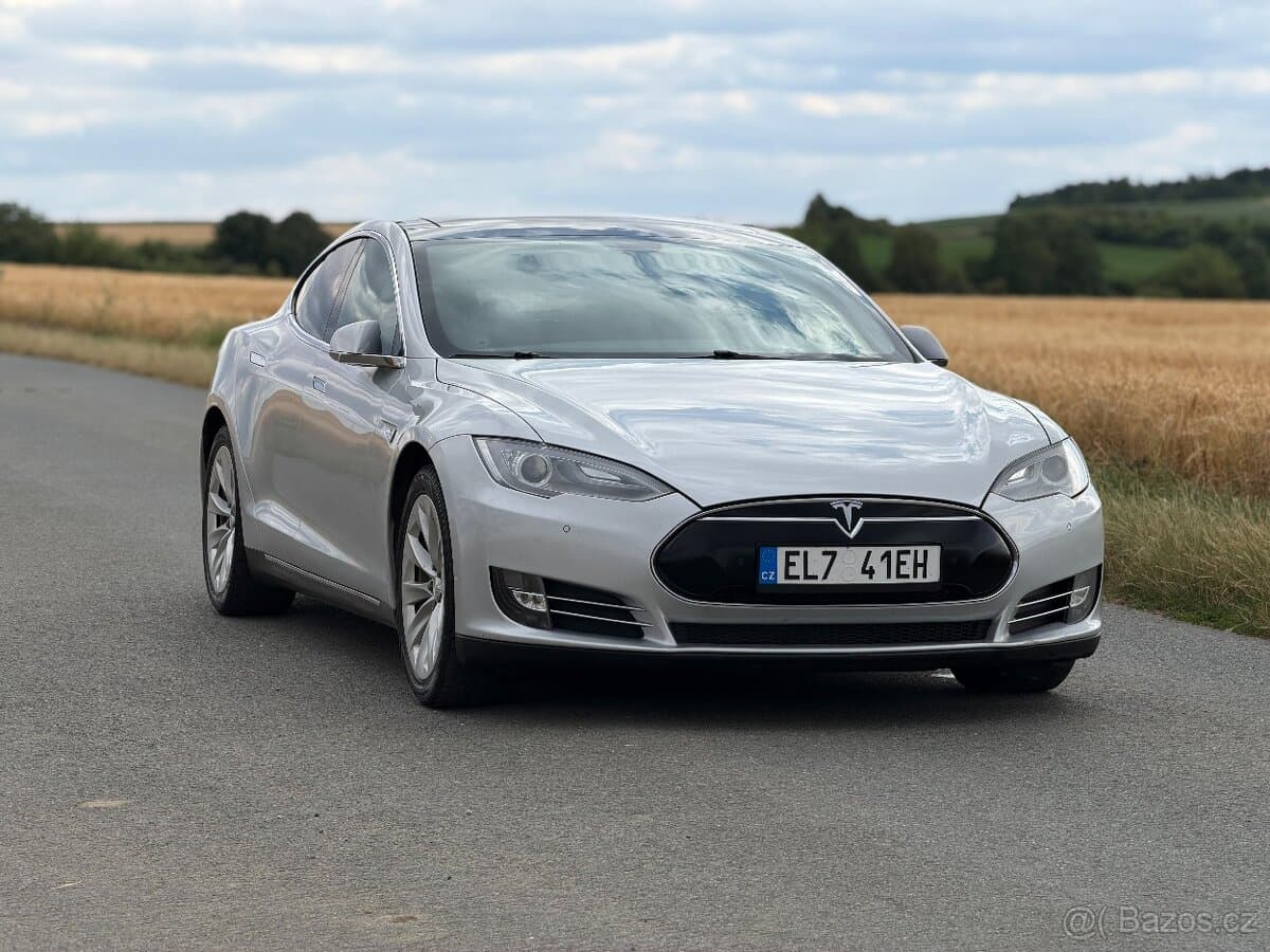 2013 Tesla MODEL S - 11