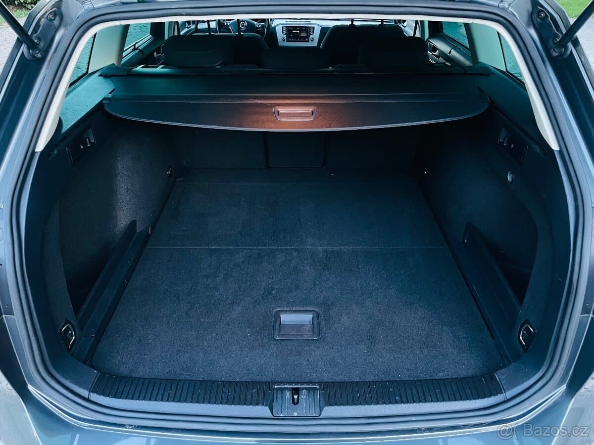 2016 Volkswagen PASSAT - 11