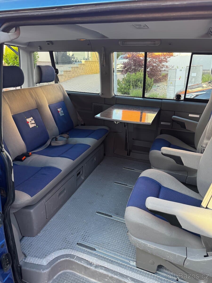 Volkswagen MULTIVAN - 21