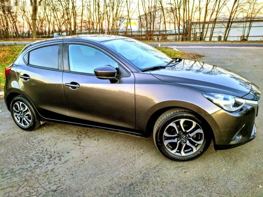 2017 Mazda 2 - 11