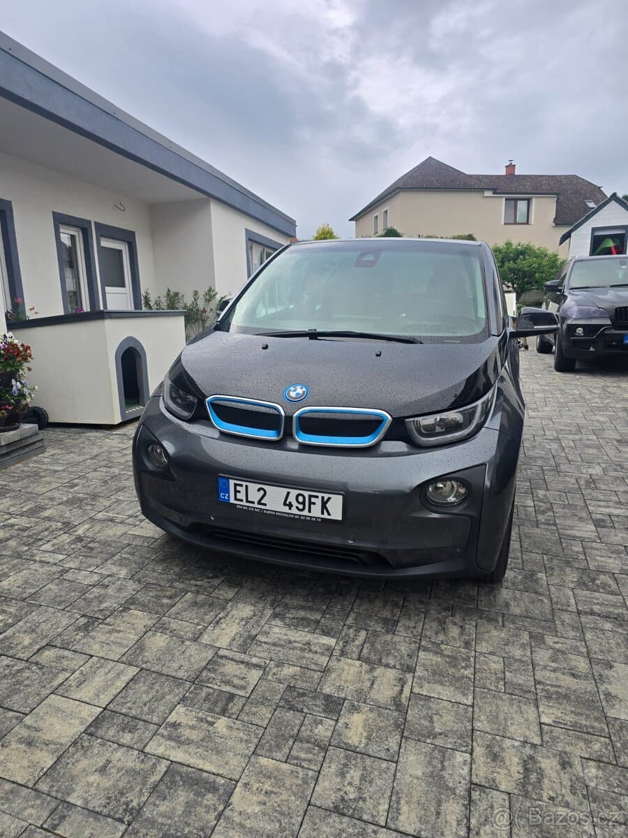 2016 BMW i3 - 11