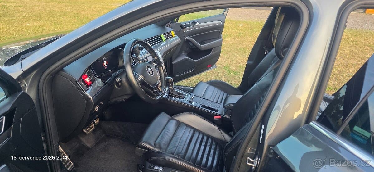 2015 Volkswagen PASSAT - 11