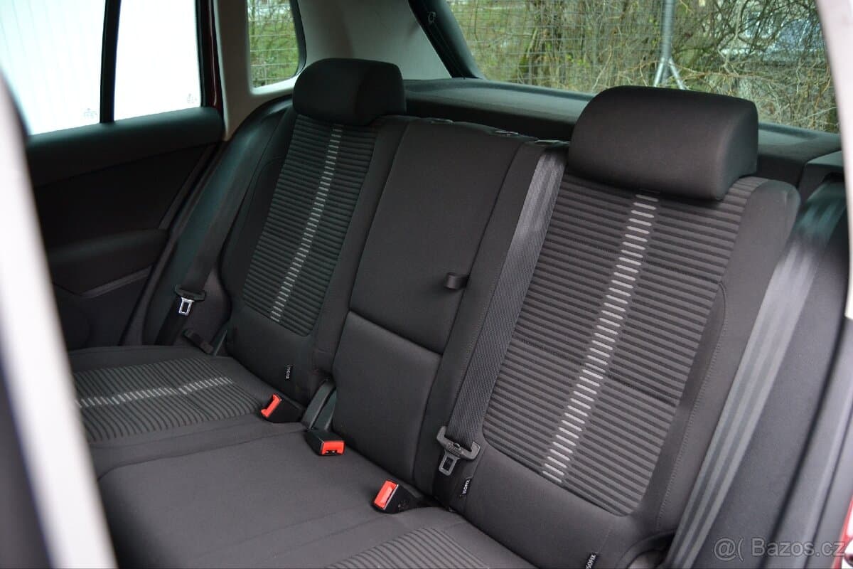 2011 Volkswagen TIGUAN - 11