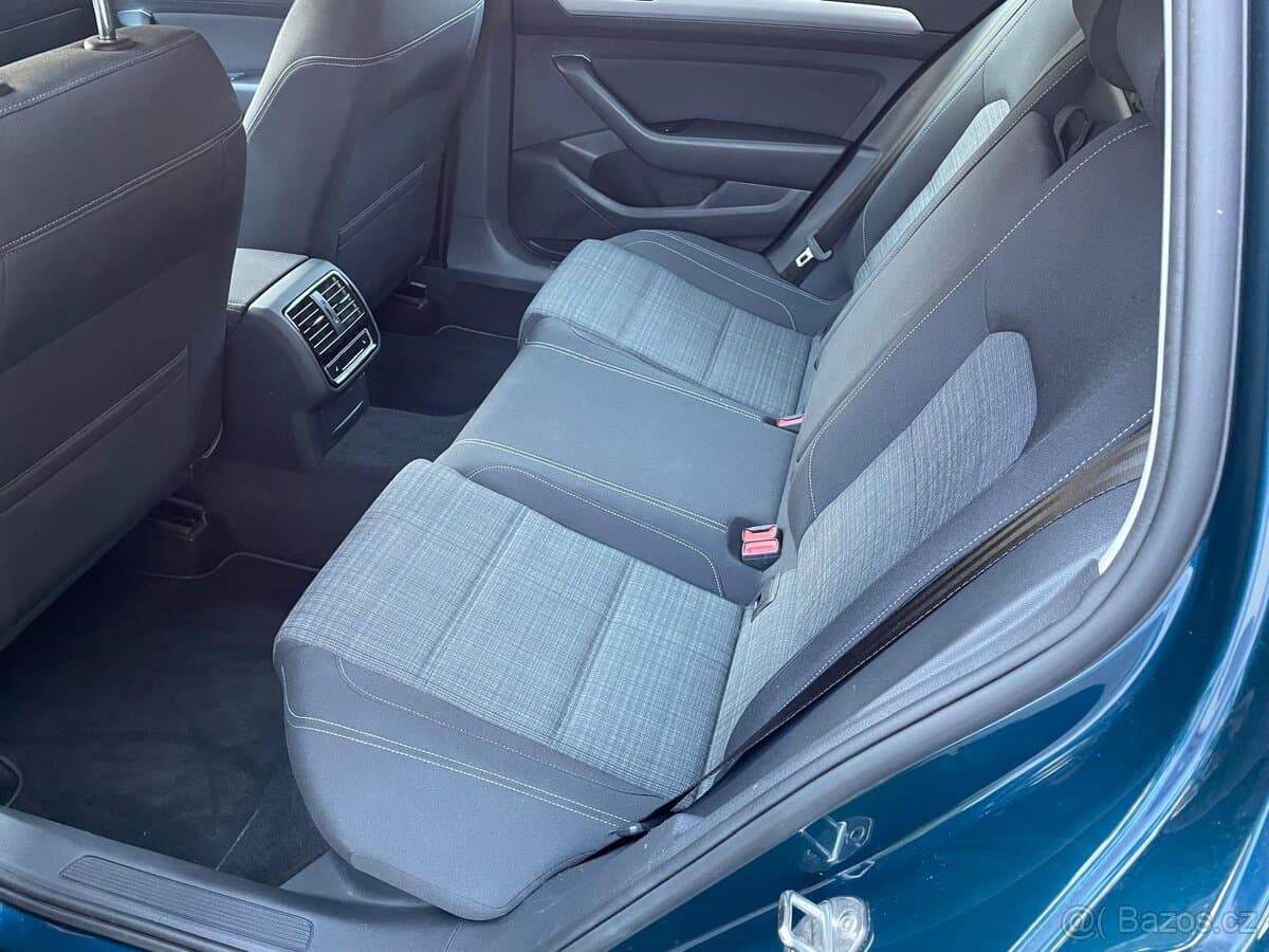 2022 Volkswagen PASSAT - 11