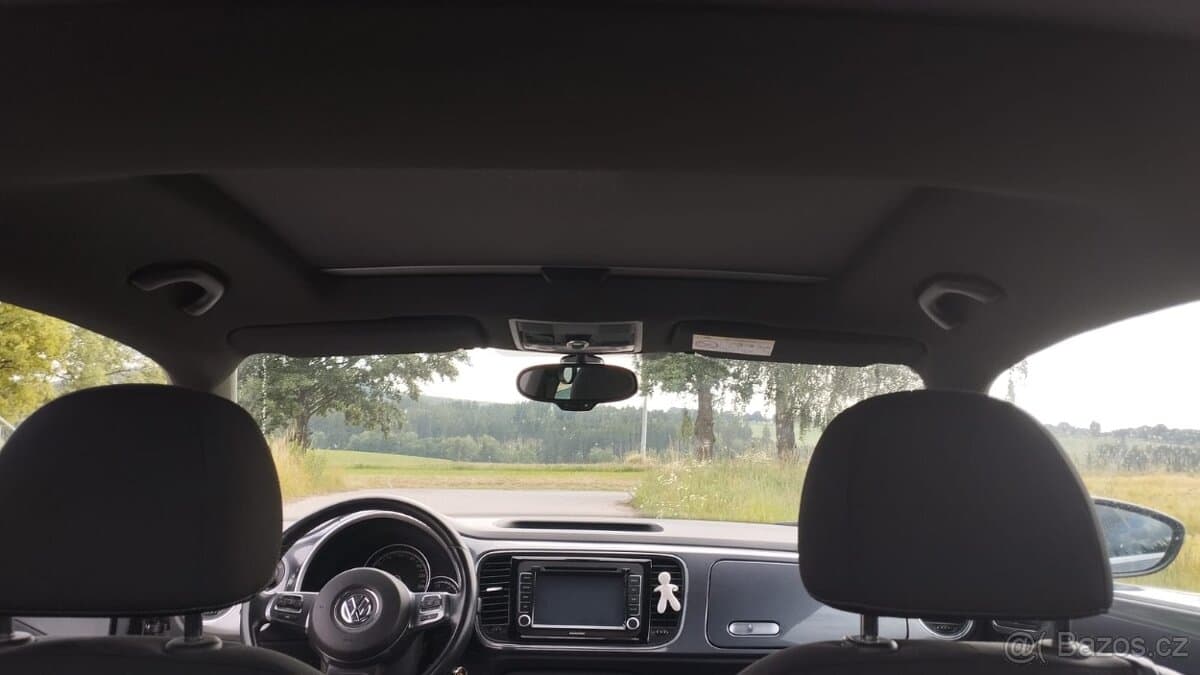 2014 Volkswagen BEETLE - 11