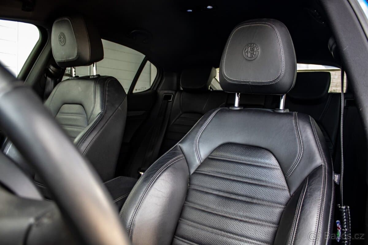 2019 Alfa Romeo STELVIO - 11